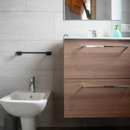 Affittacamere Parisi Guest house *